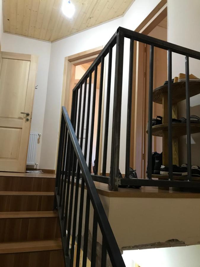 Sana Guest House Местия Екстериор снимка