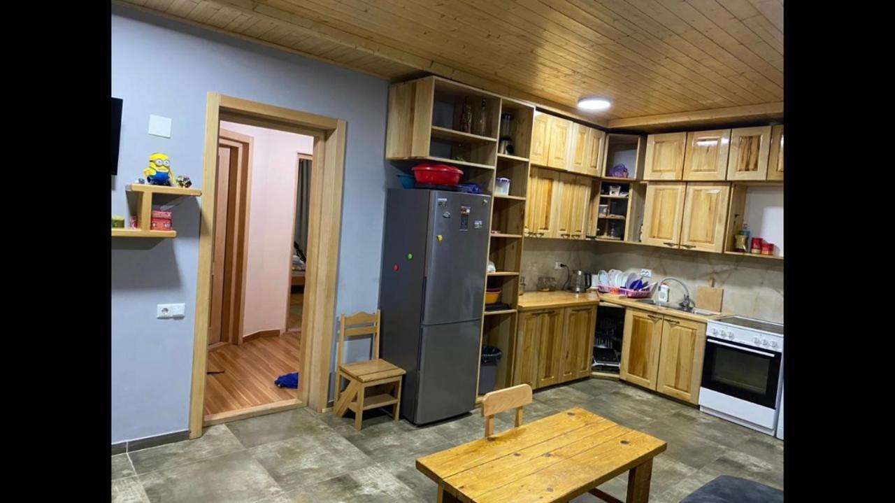 Sana Guest House Местия Екстериор снимка
