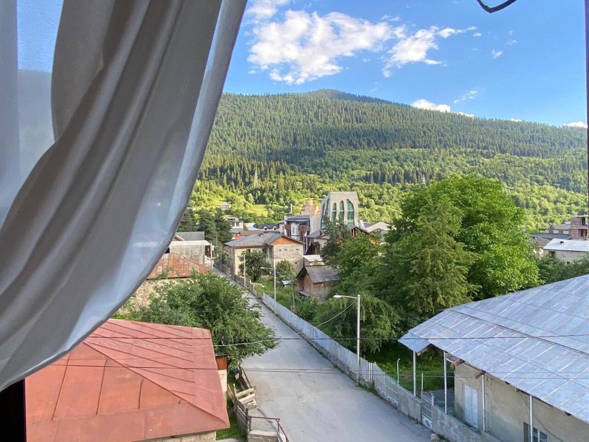 Sana Guest House Местия Екстериор снимка