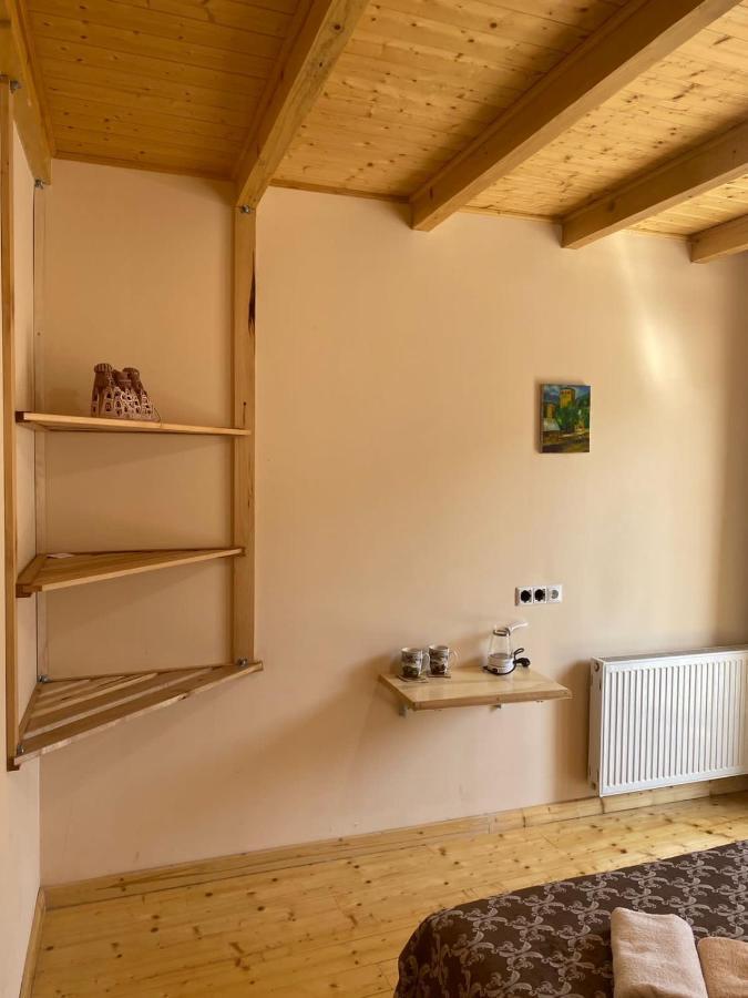 Sana Guest House Местия Екстериор снимка