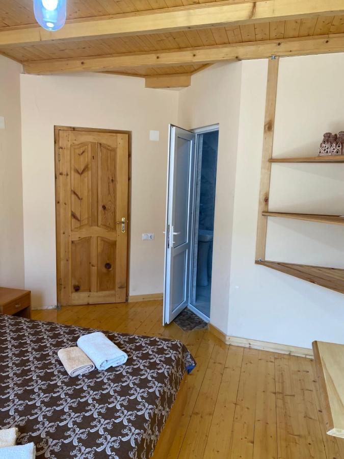 Sana Guest House Местия Екстериор снимка