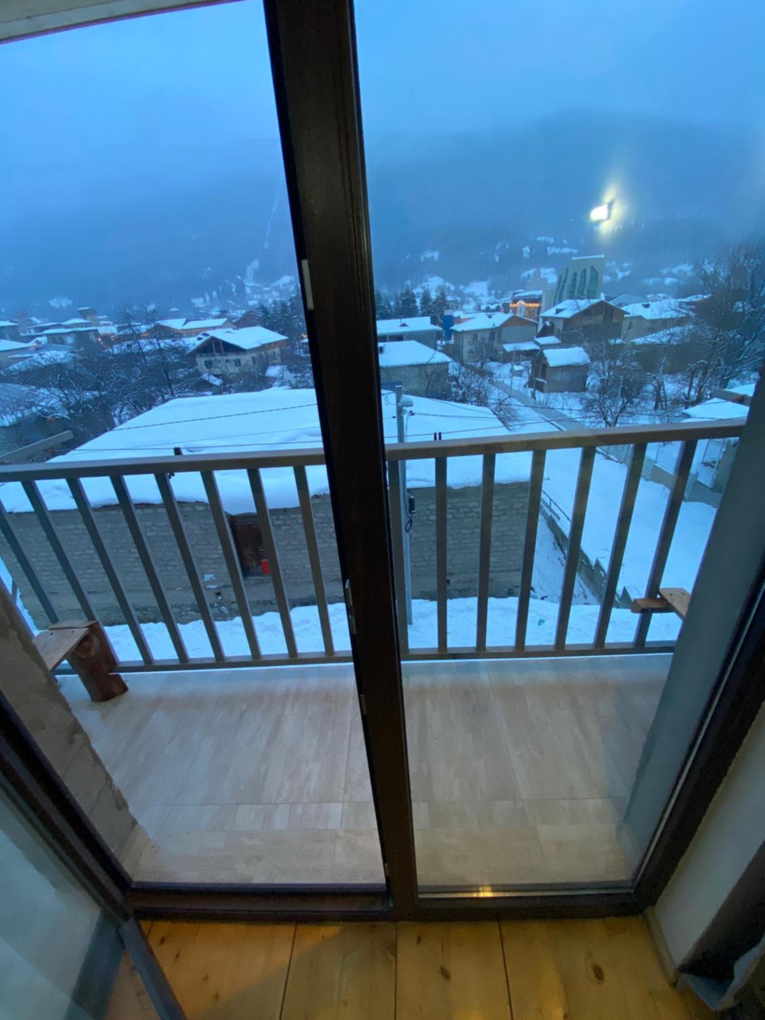 Sana Guest House Местия Екстериор снимка