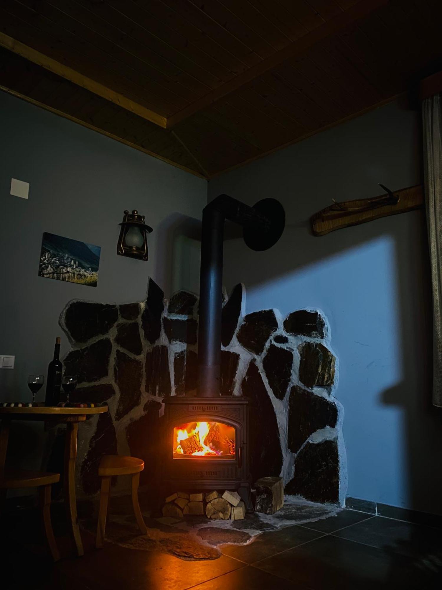 Sana Guest House Местия Екстериор снимка