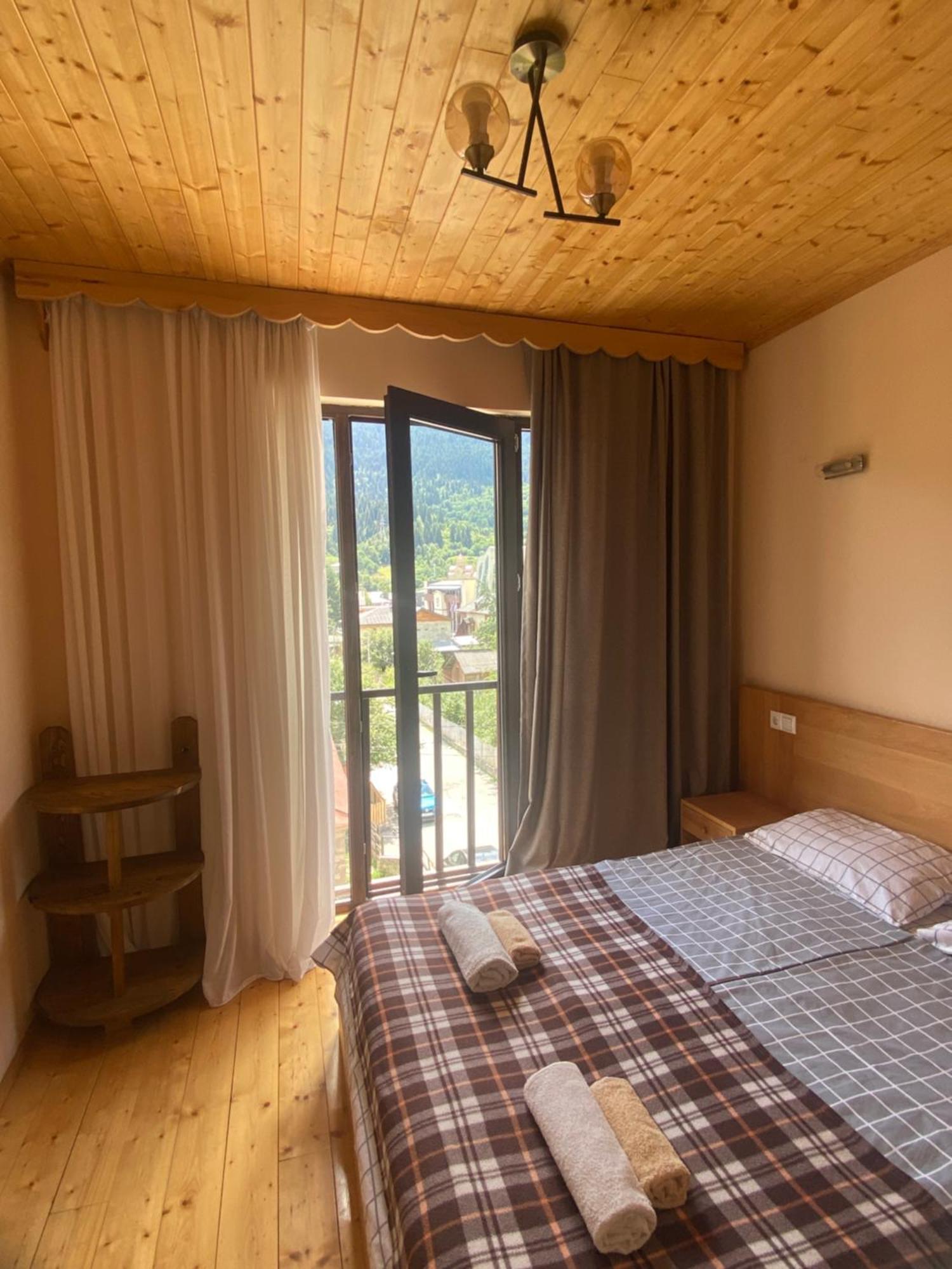 Sana Guest House Местия Екстериор снимка