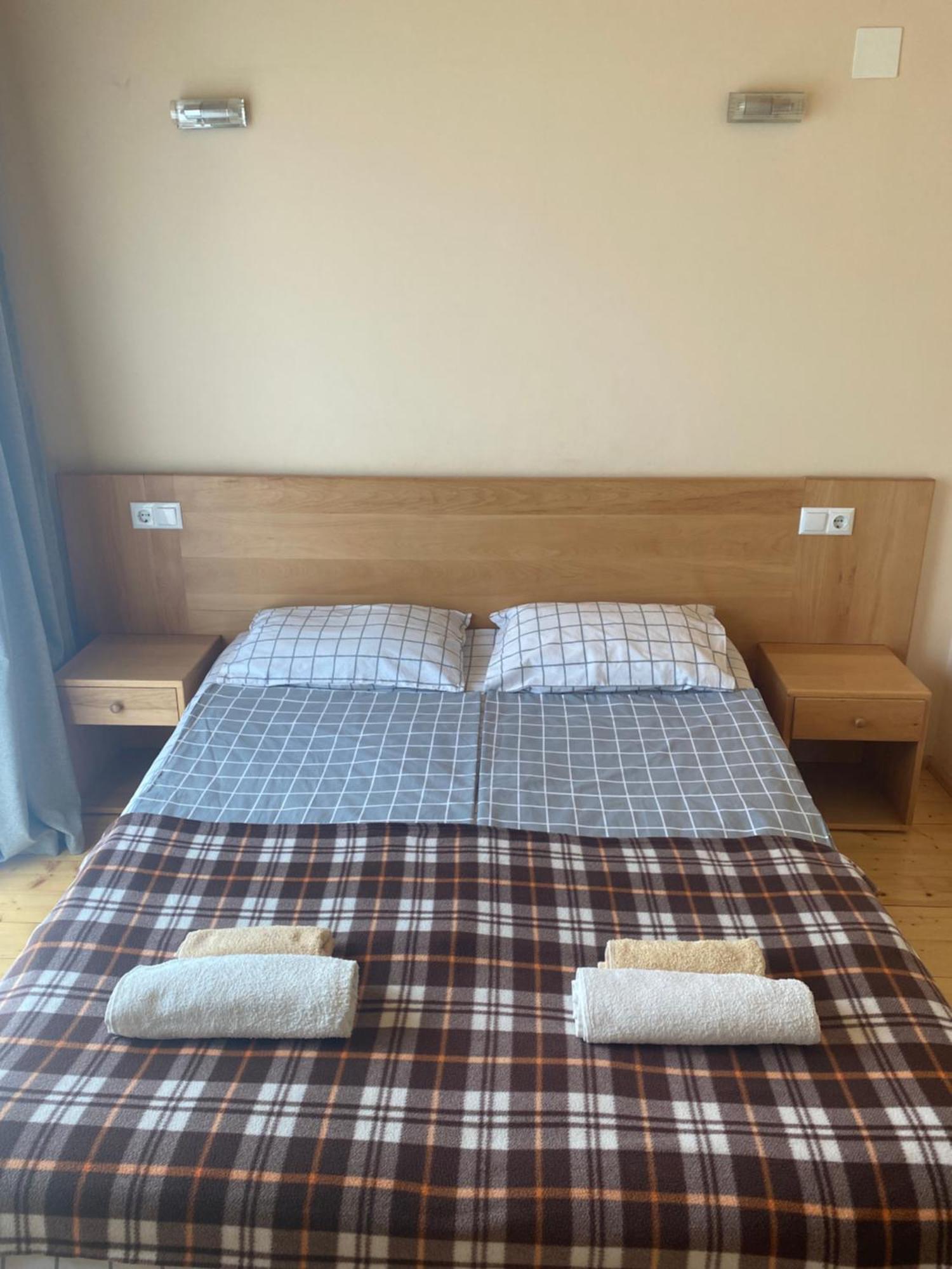 Sana Guest House Местия Екстериор снимка